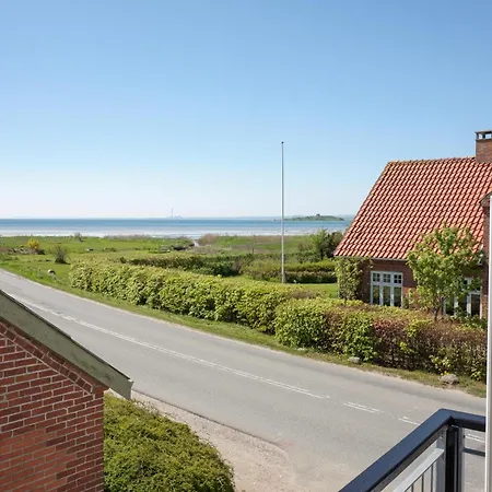 بيت للعطل Stunning In With 6 Bedrooms And Wifi Rønde