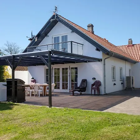 Stunning In With 6 Bedrooms And Wifi بيت للعطل *