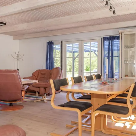 Stunning In With 6 Bedrooms And Wifi * Ronde