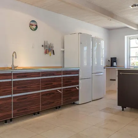 Stunning In With 6 Bedrooms And Wifi Holiday home