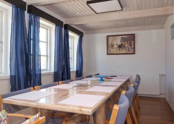 Stunning In With 6 Bedrooms And Wifi Ferienhaus Rønde